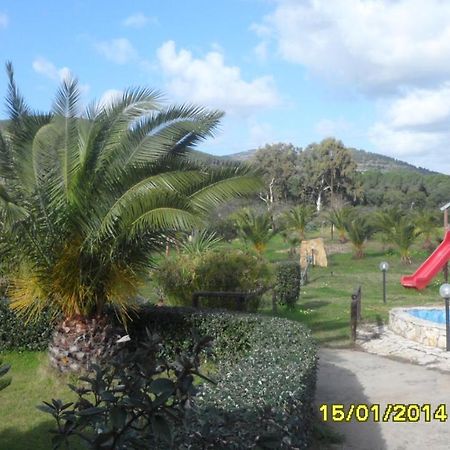 Agriturismo Isidoro Fertilia Exteriör bild