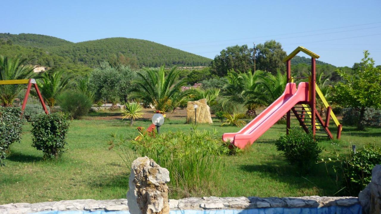 Agriturismo Isidoro Fertilia Exteriör bild