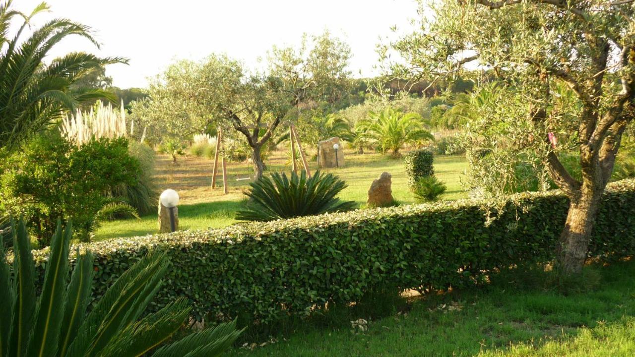 Agriturismo Isidoro Fertilia Exteriör bild